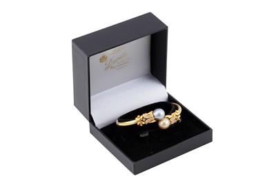 Lot 184 - A pearl and diamond bangle