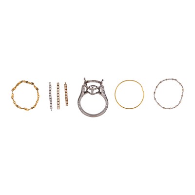 Lot 399 - A collection of jewellery and spare parts