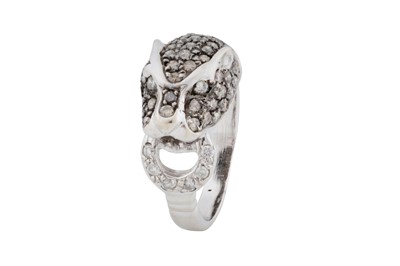 Lot 177 - A diamond dress ring