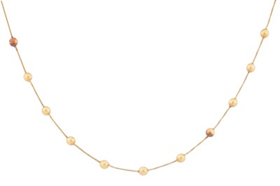 Lot 246 - A bead chain necklace