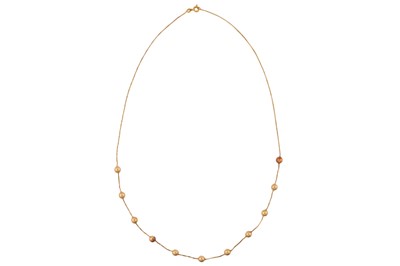 Lot 246 - A bead chain necklace