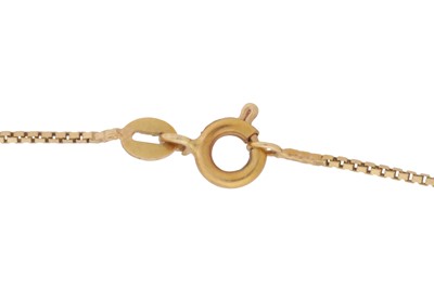 Lot 246 - A bead chain necklace