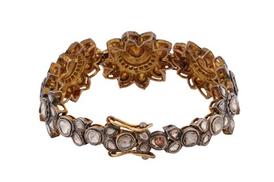Lot 42 - A diamond flower bracelet