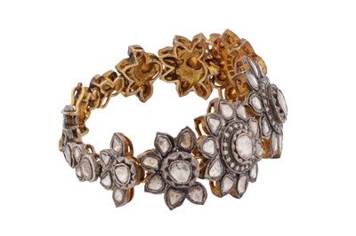 Lot 42 - A diamond flower bracelet