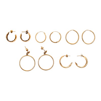 Lot 131 - Five pairs of hoop earrings
