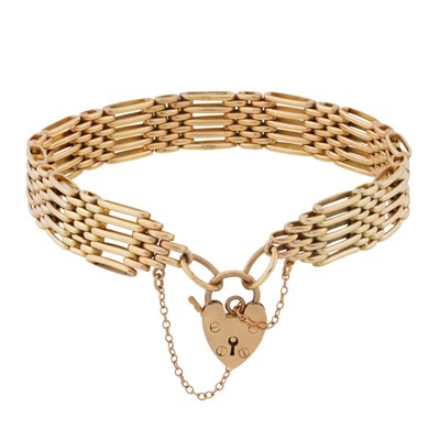 Lot 227 - A heart lock gate bracelet