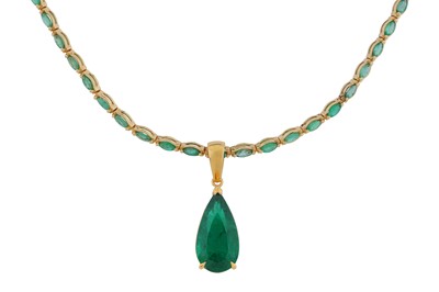 Lot 114 - An emerald pendant necklace
