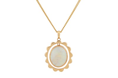 Lot 150 - An opal pendant necklace