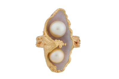 Lot 185 - A pearl and enamel ring