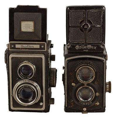 Lot 222 - A Pair of TLR Cameras