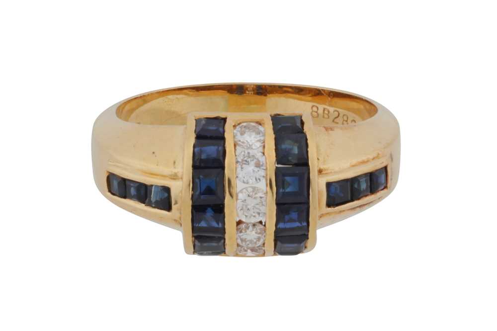 Lot 63 - A sapphire and diamond ring