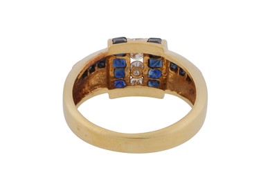 Lot 63 - A sapphire and diamond ring