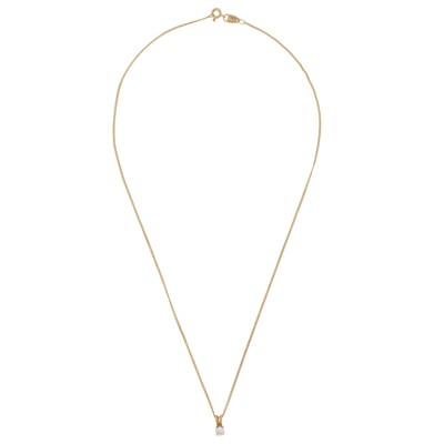Lot 370 - A diamond single stone necklace
