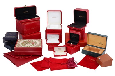 Lot 319 - A collection of branded jewellery boxes