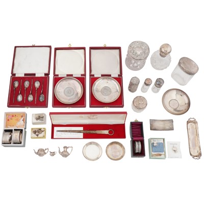 Lot 603 - A mixed group of sterling silver