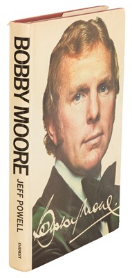 Lot 653 - Moore (Bobby)