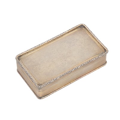 Lot 555 - An Elizabeth II sterling silver gilt snuff box, Birmingham 1951 by A Wilcox