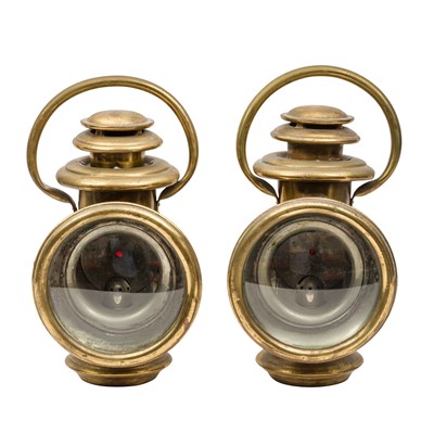 Lot 99 - A pair of early 20th Century Dietz Dainty motor car oil lamps