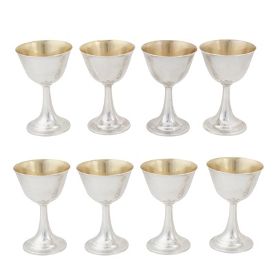 Lot 637 - A set of eight mid-20th century American ‘Lord Saybrook’ sterling silver goblets by International Sterling