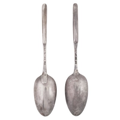 Lot 519 - A George II sterling silver marrow scoop spoon, London 1754 by Ebenezer Coker
