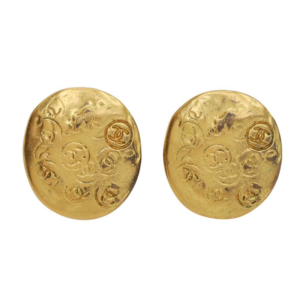Lot 147 - Chanel Hammered CC Clip On Earrings