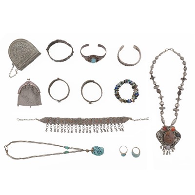 Lot 277 - A collection of Middle Eastern jewellery