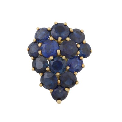 Lot 79 - A sapphire cluster pendant