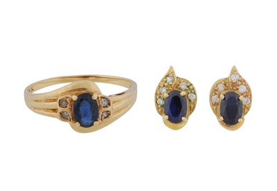 Lot 206 - A sapphire ring and earrings suite