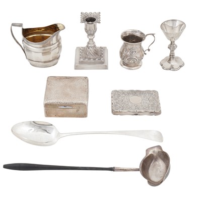 Lot 632 - A mixed group of George II and later sterling silver