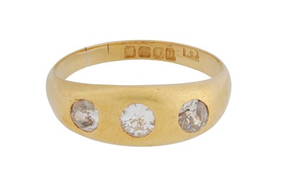 Lot 14 - A diamond three stone ring, circa 1915