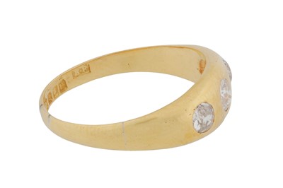 Lot 14 - A diamond three stone ring, circa 1915