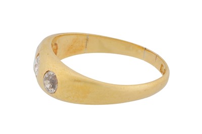 Lot 14 - A diamond three stone ring, circa 1915