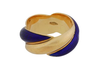 Lot 56 - A blue enamel ring