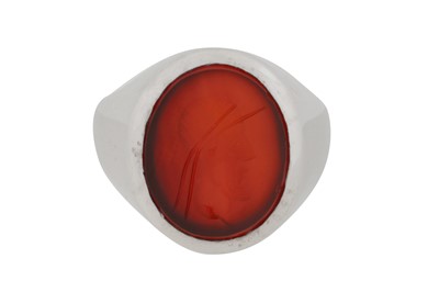 Lot 139 - A carnelian seal ring