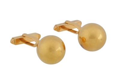Lot 496 - A pair of bead cufflinks