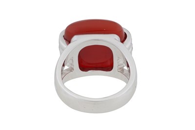 Lot 40 - A carnelian and diamond ring