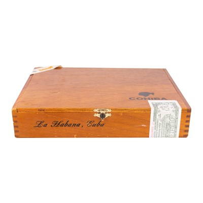 Lot 177 - A box of Habanos Cigars, Cohiba Esplendidos, in sealed wooden box with 25 pieces