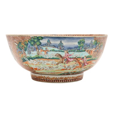 Lot 315 - A Chinese export famille-rose 'hunting scene' punch bowl, Qing dynasty, 18th/19th century