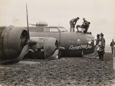 Lot 127 - Robert Capa (1913-1954)
