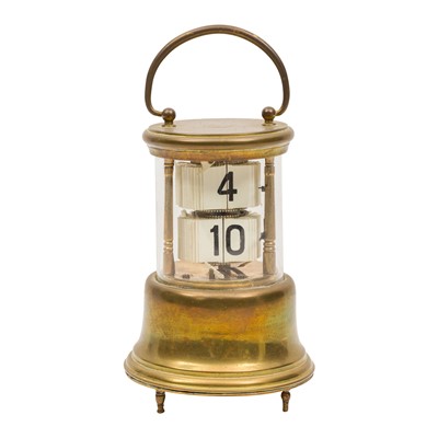 Lot 223 - An Early 20th century American ever ready chronos desk clock