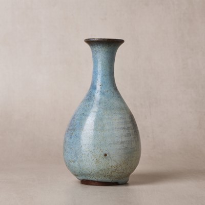 Lot 73 - A rare Chinese Junyao pear-shaped vase, yuhuchunping, Jin / Yuan dynasty