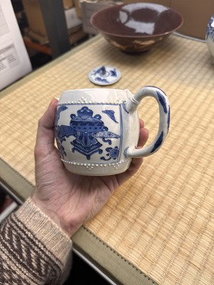 Lot 5 - A Chinese blue and white teapot and cover, Qing dynasty, Kangxi period