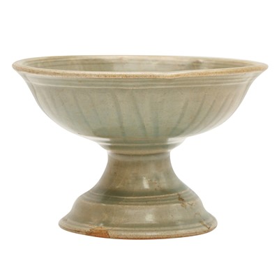 Lot 784 - A Thai celadon-glazed stem bowl, 15th-16th century