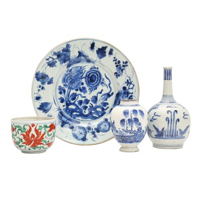 Lot 421 - A group of Chinese ceramics, late Ming dynasty - early Qing dynasty