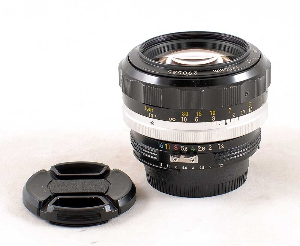 Lot 289 - FAST Nikon Nikkor-SC 55mm f1.2 Ai Lens.