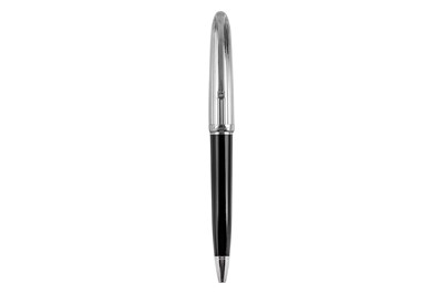 Lot 510 - Cartier platinum plated and black lacquered ballpoint pen