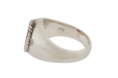 Lot 41 - A carnelian intaglio ring