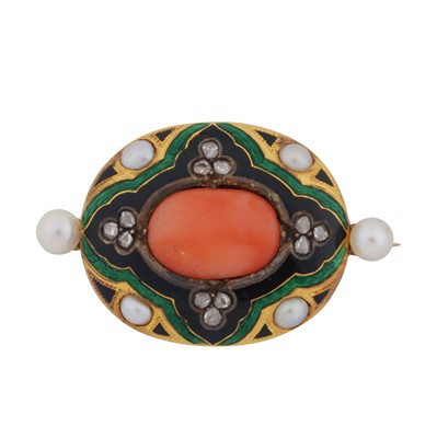 Lot 45 - A gem set enamel brooch