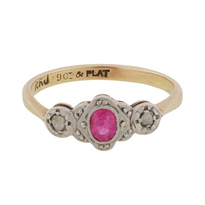 Lot 143 - A ruby and diamond three stone ring