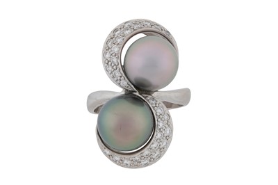 Lot 182 - A pearl and diamond crossover ring